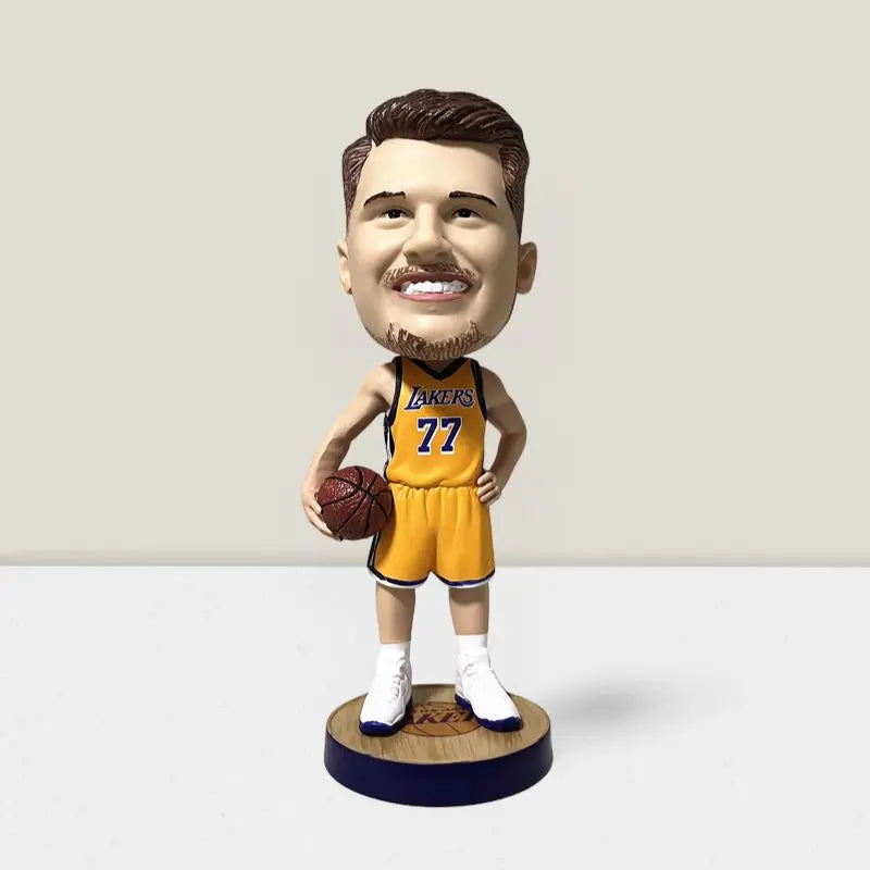 Luka Doncic Bobblehead – Dallas Basketball Shakeable Figure